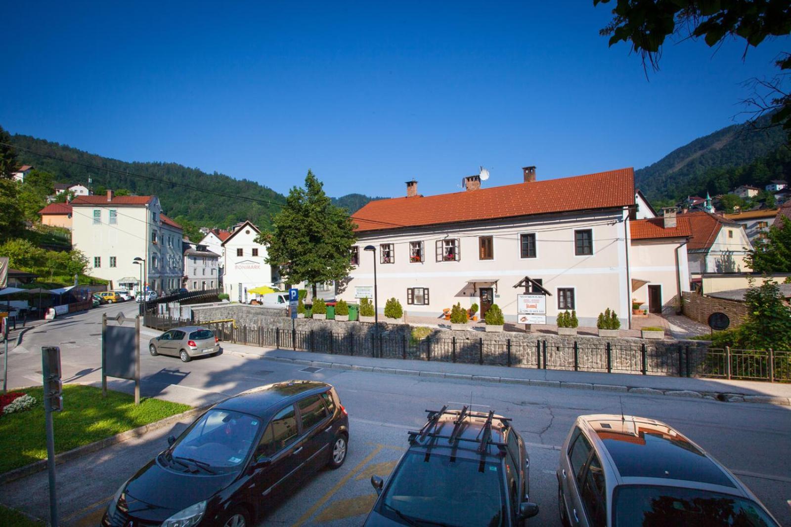 Apartma Na Starem Placu Idrija Exteriör bild